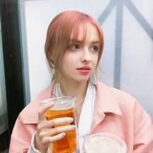 Meet your Posher, Xuân mai